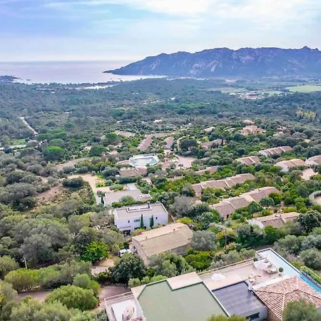 Ivona - De Luxe Avec Piscine Chauffee A Santa-giulia Villa *