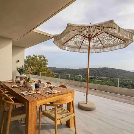 Ivona - De Luxe Avec Piscine Chauffee A Santa-giulia Villa
