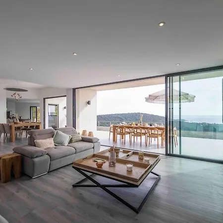 Ivona - De Luxe Avec Piscine Chauffee A Santa-giulia * Porto-Vecchio (Corsica)